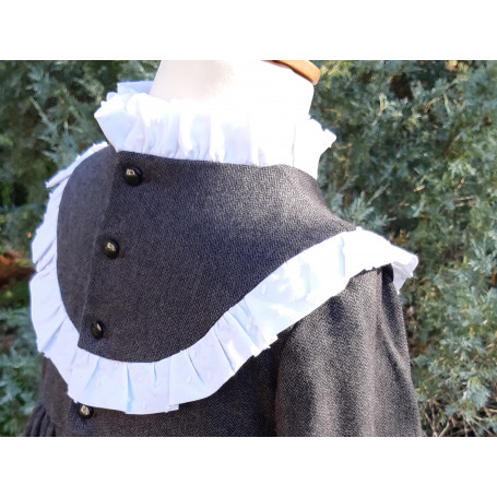 Version dos volanté (sur un modèle avec col frou-frou et manches trois-quart cf robe Mélèze)